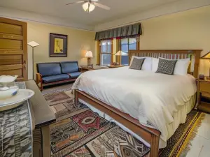 McCloud Hotel