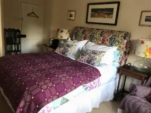 Coombe Lodge Farm House
