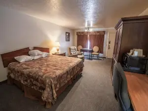 Clover Creek Inn