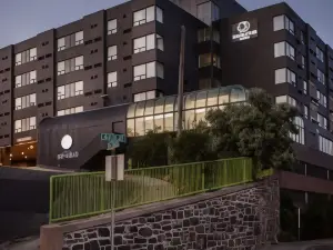 DoubleTree by Hilton St. John's Harbourview