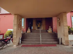 Noble House Hotel