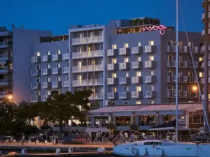 Moxy Patra Marina