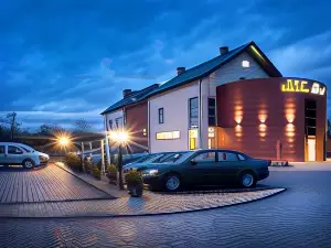 Hotel Lord Krosno