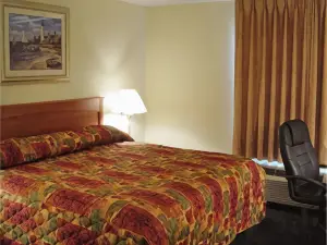 โฮมทาวน์ อินน์ แอนด์ สวีทส์