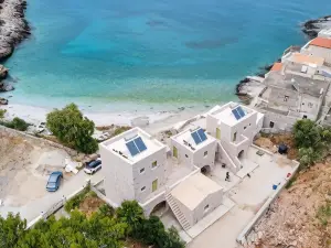 Arapis Rooms & Suites