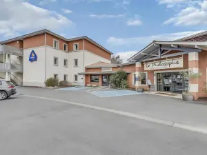 Hôtel Restaurant Akena la Brède