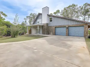 Lake Placid Home w/ Screened Porch: Near Lake Clay