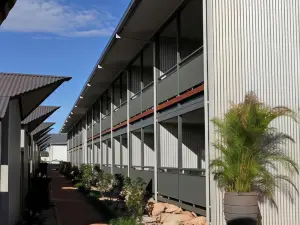 Spinifex Hotel