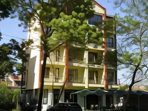 Central Park Family Hotel