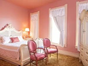The Historic Wolf Hotel