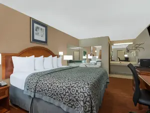 Days Inn by Wyndham Maumee/Toledo