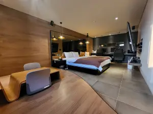 Uijeongbu La Tree Hotel