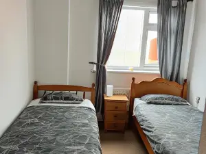 Barley MOW Hotel