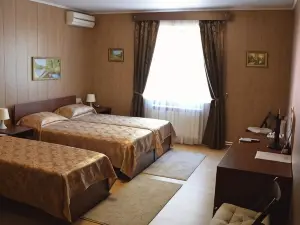 Uyut Hotel