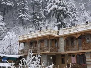 Goroomgo Chanderlata Cottage (Naggar Kullu)