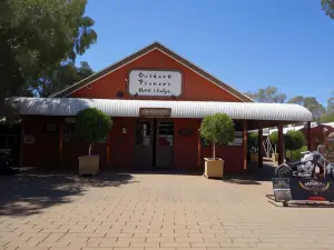 Outback Hotel & Lodge