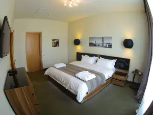 Voyage Hotel
