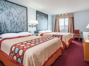 Super 8 by Wyndham Kindersley