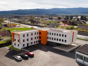 Ais Center