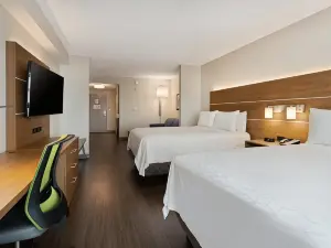 Holiday Inn Express & Suites Largo-Clearwater