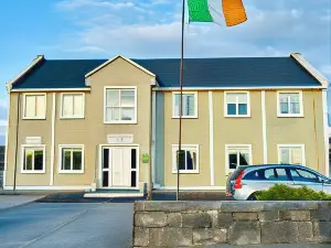 Aran Walkers Lodge
