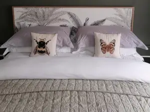 No 12 B&B
