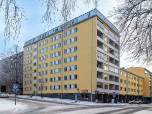 Modern & Central Studio Apartment with Balcony