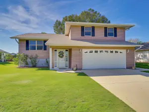 Sebastian Home with Large Deck Near Golfing and Beach