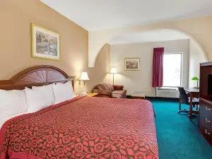 Days Inn & Suites by Wyndham Louisville SW