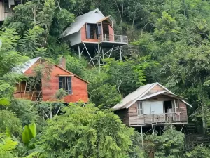 Nhà Bên Suối - Homestay & Coffee