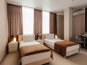 City Hotel