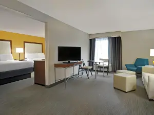 Holiday Inn Express & Suites Cincinnati Riverfront