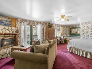 Black Forest Lodge
