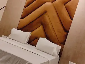 Shraddha Hotel Aligarh