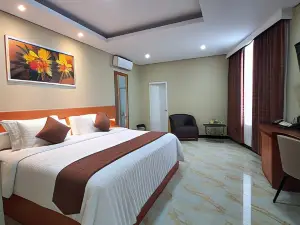 Grand Avira Hotel