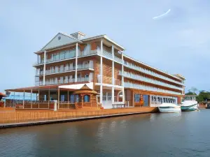 Riveredge Resort Hotel
