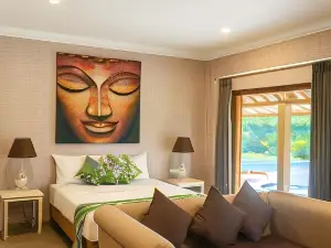 Coconut Lodge