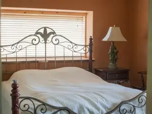 Pinewood Guesthouse