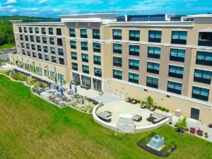 Holiday Inn Express & Suites Elizabethtown North