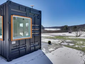'Zen Box' Tranquil Vermont Escape w/ Lake Views!