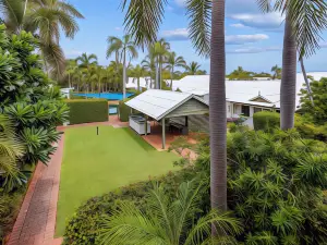 Cable Beachside Villas