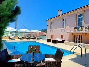 Korina Gallery Hotel