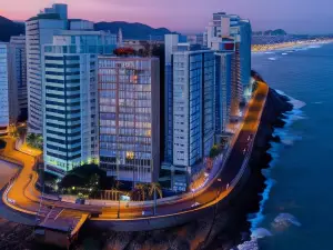 Grand Hotel Guarujá - A Sua Melhor Experiência Beira Mar na Praia!