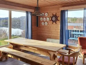 person holiday home in Kvenvaer