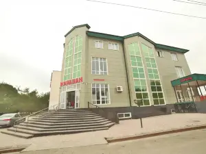Caravan Hotel