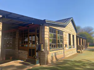 Eastwoods Lodge