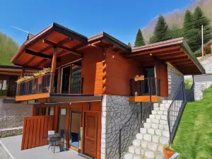 Sindy Wooden Apartments
