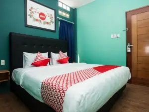 Sentosa Jaya Guest House Near RS Hermina Medan RedPartner