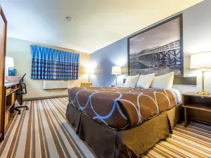 Super 8 by Wyndham Kamloops on the Hill