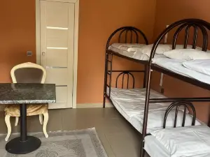 L'Ami Hostel
